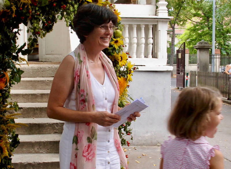 Barbara begrüsst ihre neue 1. Klasse, 2011